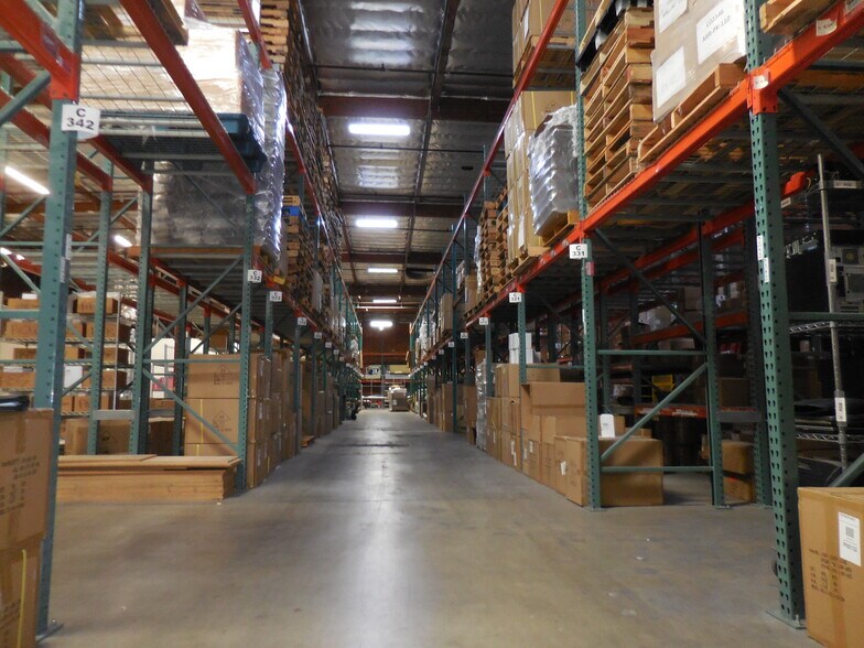 More Photos Of 1206-1210 W Jon St, Torrance Warehouse For Sale