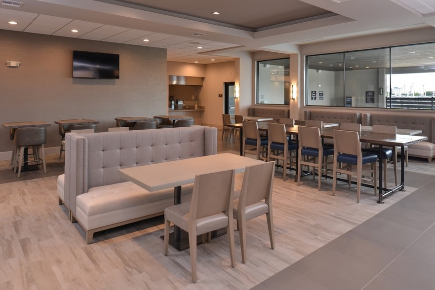 More Photos Of 1549 Westborough Dr, Katy Hotel For Sale