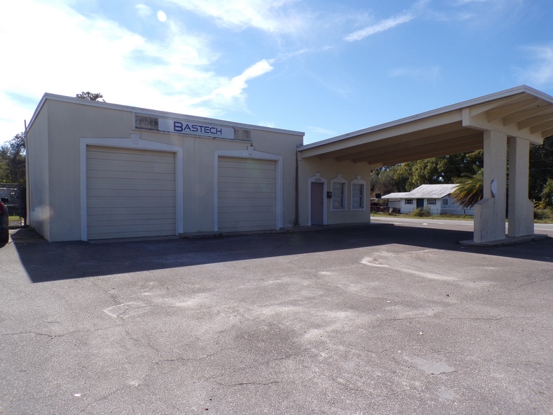 Primary Photo Of 2301 E Main St, Lakeland Service Station For Sale