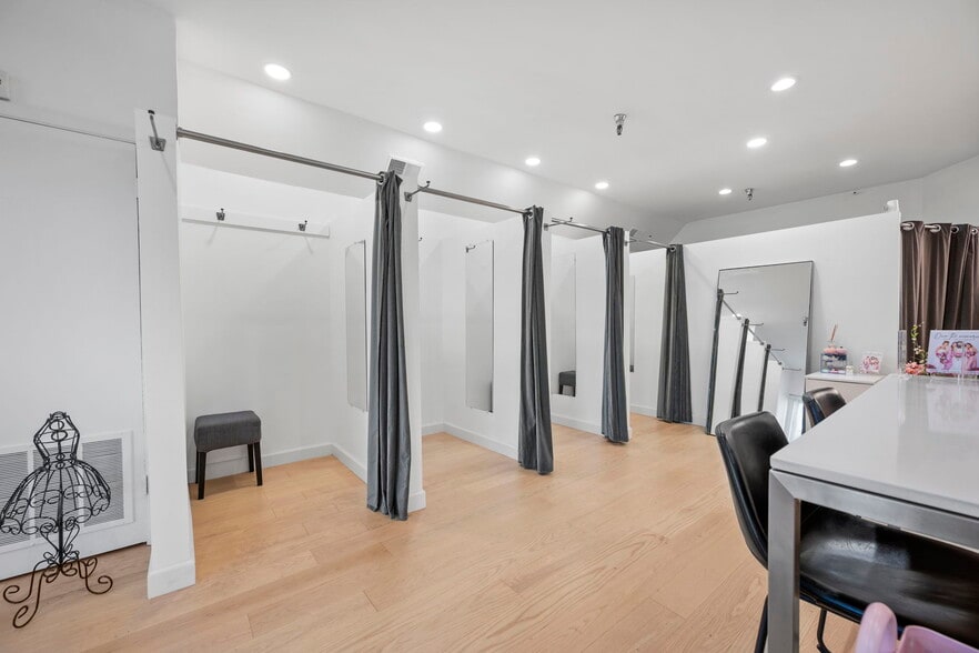 More Photos Of 2250 Union St, San Francisco Storefront Retail Office For Lease