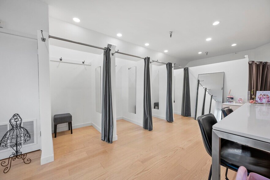 More Photos Of 2250 Union St, San Francisco Storefront Retail Office For Lease