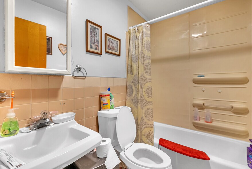 More Photos Of 6016 W 41st Ave, Gary Multifamily For Sale