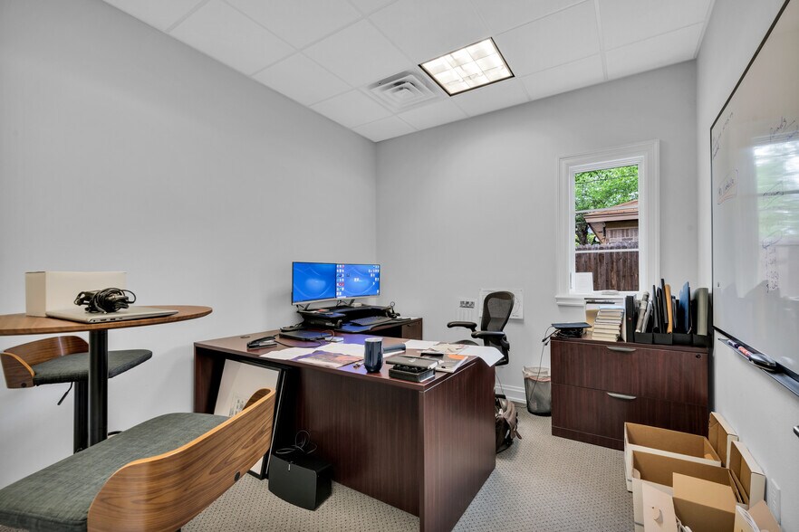 More Photos Of 4838 White Settlement Rd, Fort Worth Loft Creative Space For Lease