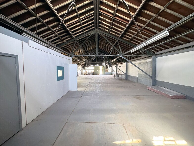 More Photos Of 10390 Dyer St, El Paso Service For Sale