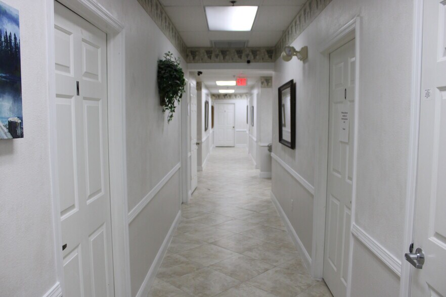 More Photos Of 110 Athens St, Tarpon Springs Light Manufacturing For Sale