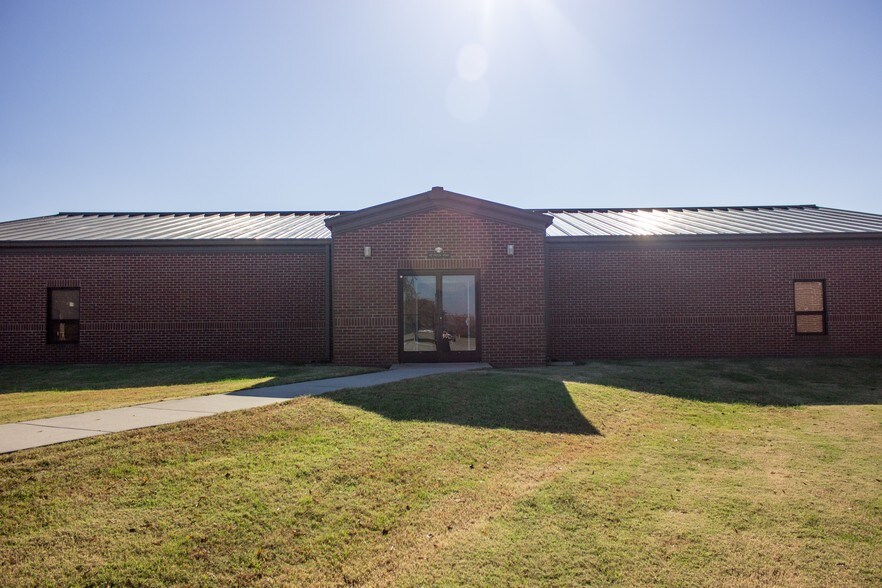 More Photos Of 33 Ingalls Rd, Fort Monroe Unknown For Lease