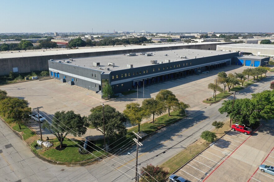 More Photos Of 1350 Avenue S, Grand Prairie Distribution For Lease