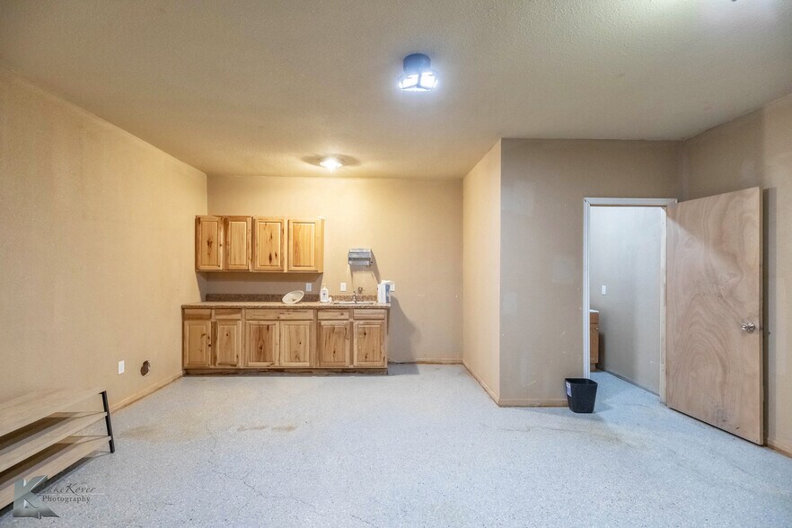 More Photos Of 1902 E State Highway 36, Abilene Industrial For Sale