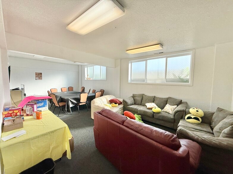 More Photos Of 303 W Clark St, Pasco Religious Facility For Sale