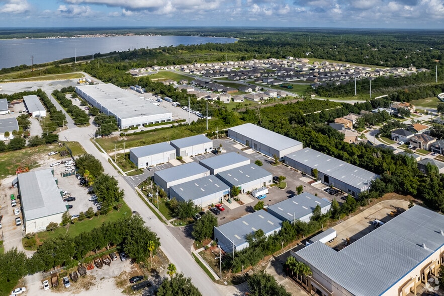 More Photos Of 260-278 Springview Commerce Dr, DeBary Unknown For Lease
