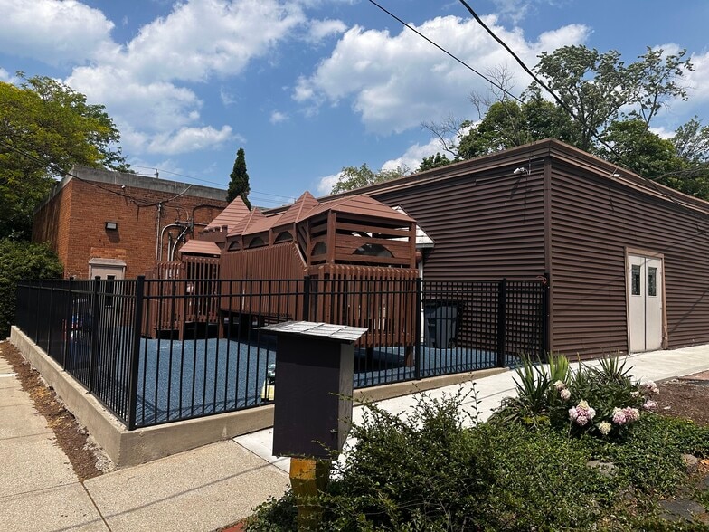 More Photos Of 18225 Sloane Ave, Lakewood Daycare Center For Lease