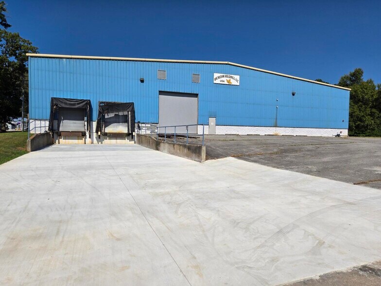 Primary Photo Of 1400 Montgomery, South Hill Warehouse For Lease