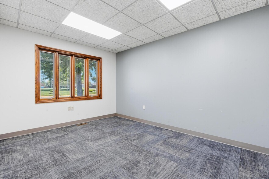 More Photos Of 244 Wilson Dr, Xenia Medical For Sale