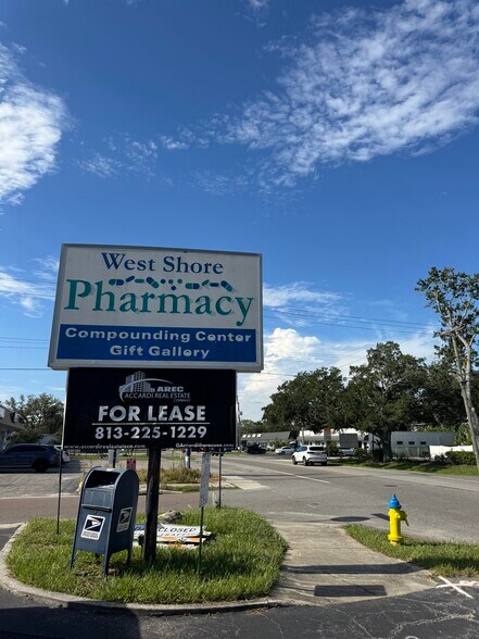 More Photos Of 3200-3206 S West Shore Blvd, Tampa Storefront For Lease