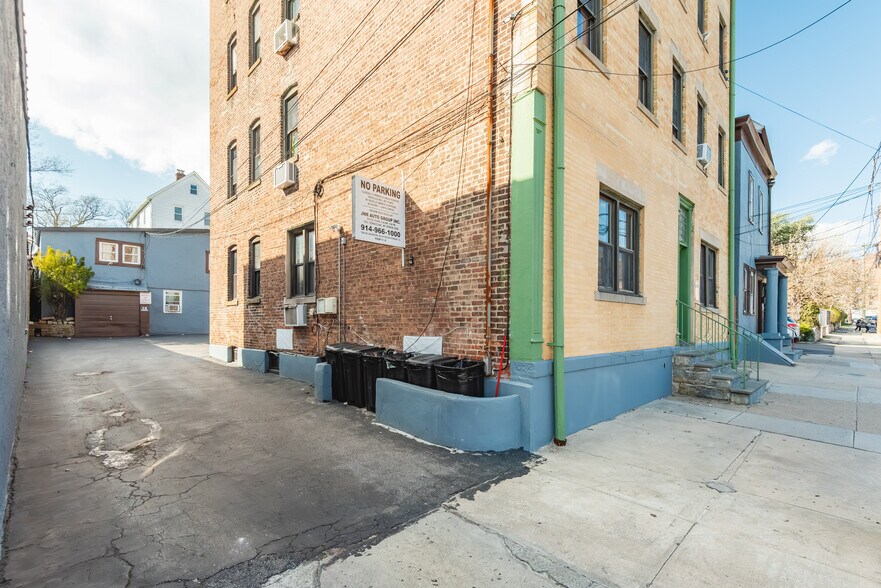 More Photos Of 536-542 N High St, Mount Vernon Apartments For Sale