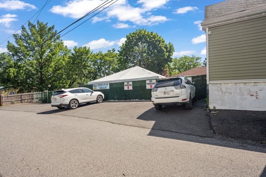 More Photos Of 585 Forest Ave, Staten Island Restaurant For Sale