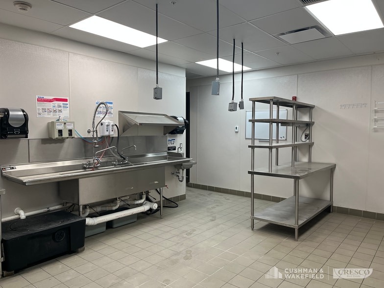 More Photos Of 12308 Mayfield Rd, Cleveland Apartments For Lease