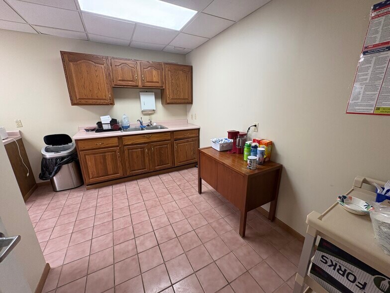 More Photos Of 773 Pershing St, Ellwood City Office For Sale