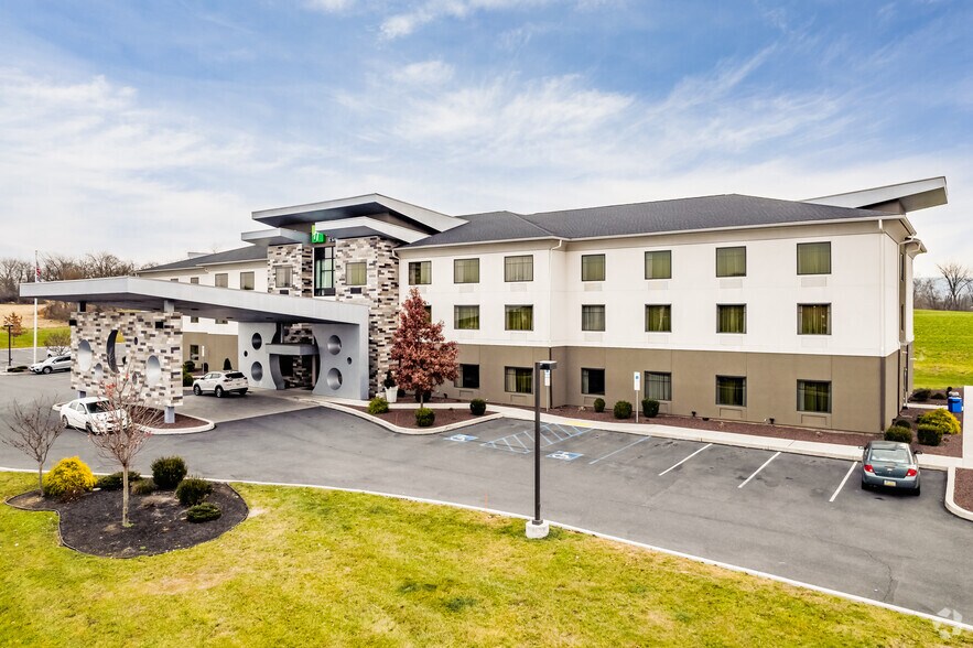 Primary Photo Of 120 Walnut Bottom Rd, Shippensburg Hotel For Sale