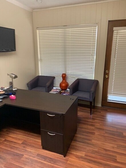 More Photos Of 11715 Bricksome Ave, Baton Rouge Office For Sale