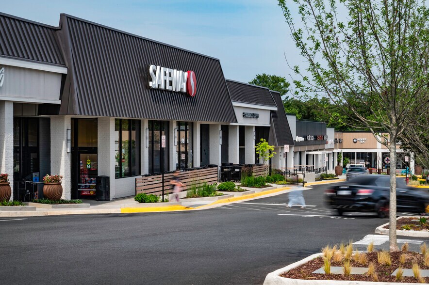 More Photos Of 9521-9581 Braddock Rd, Fairfax Storefront For Lease