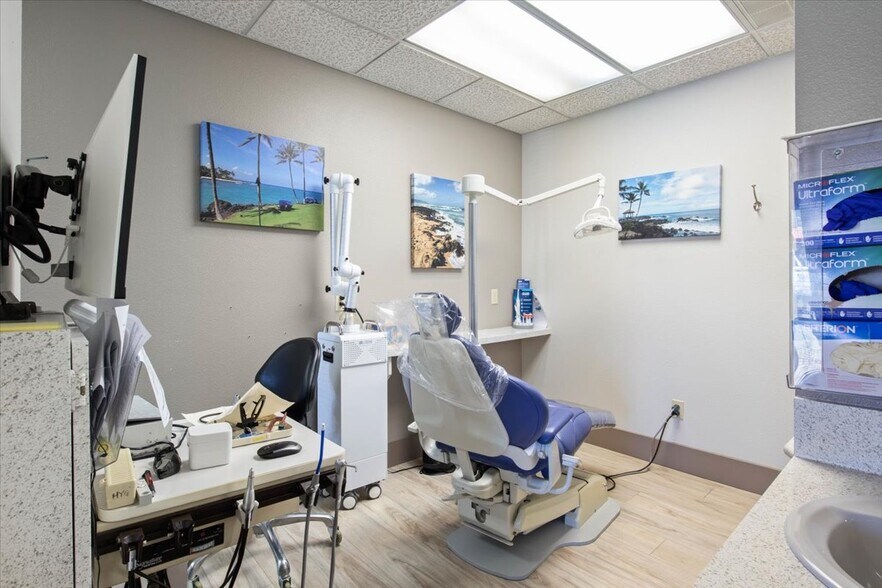 More Photos Of 19230 SE McLoughlin Blvd, Gladstone Medical For Sale