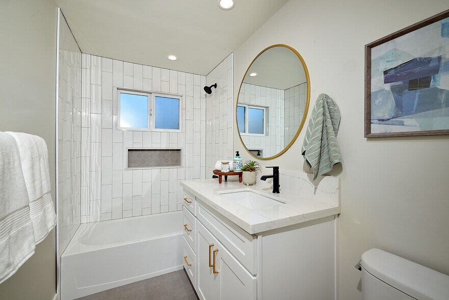 More Photos Of 735 Pine Ave, Carlsbad Multifamily For Sale