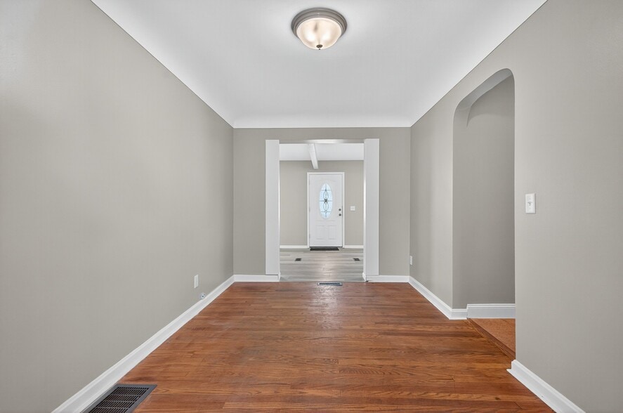 More Photos Of 5709 Cheviot Rd, White Oak Office For Sale