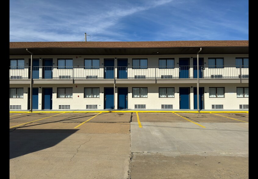 More Photos Of 2331 Lake Rd, Dyersburg Hotel For Sale