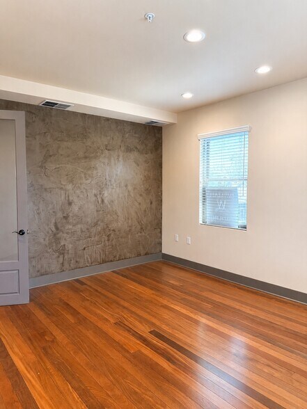 More Photos Of 1030 Seminary St, Napa Office For Sale