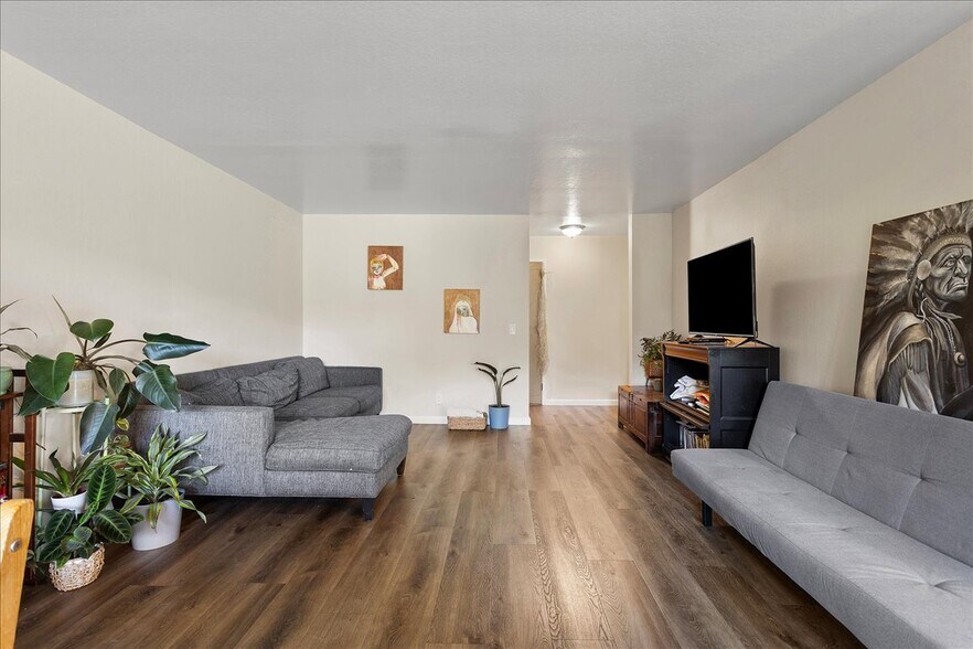 More Photos Of 561 Oakland Ave, Oakland Apartments For Sale