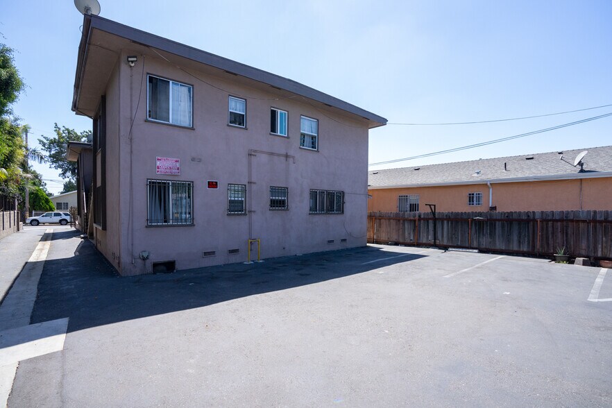 More Photos Of 1433 E 61st St, Los Angeles Apartments For Sale