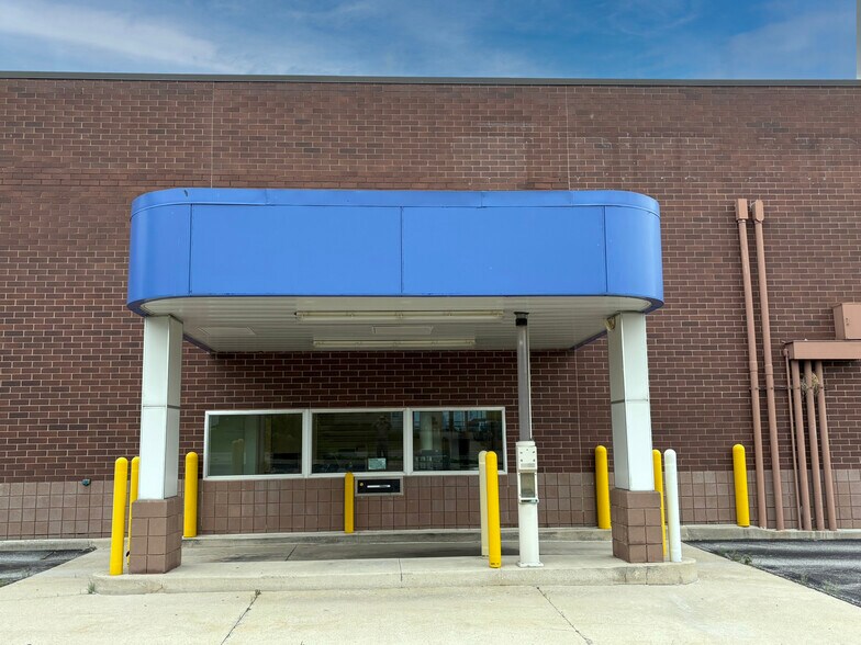 More Photos Of 1000 N Williams St, Paulding Drugstore For Sale
