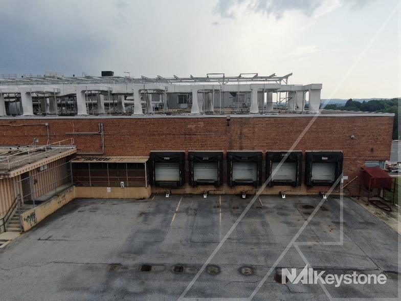 More Photos Of 2525 N 12th St, Reading Manufacturing For Lease