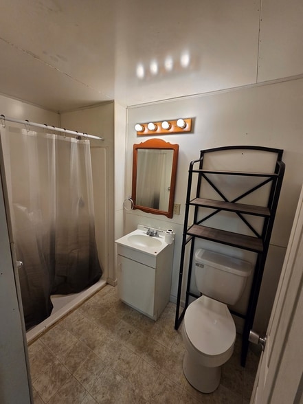 More Photos Of 241 Erie St, Waverly Flex For Sale