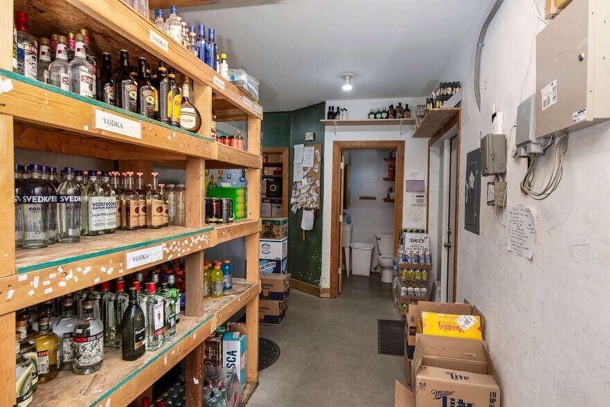 More Photos Of 81 Gillaspey Ave, Crested Butte General Retail For Sale