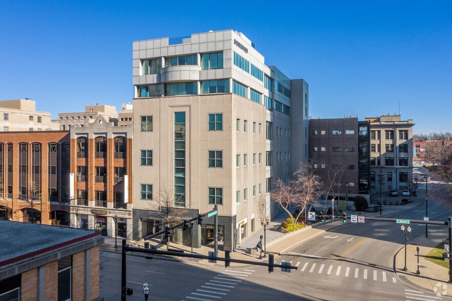 More Photos Of 175 E Main St, Lexington Office For Lease