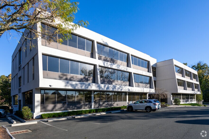 More Photos Of 37 North Ave, Norwalk Office For Lease