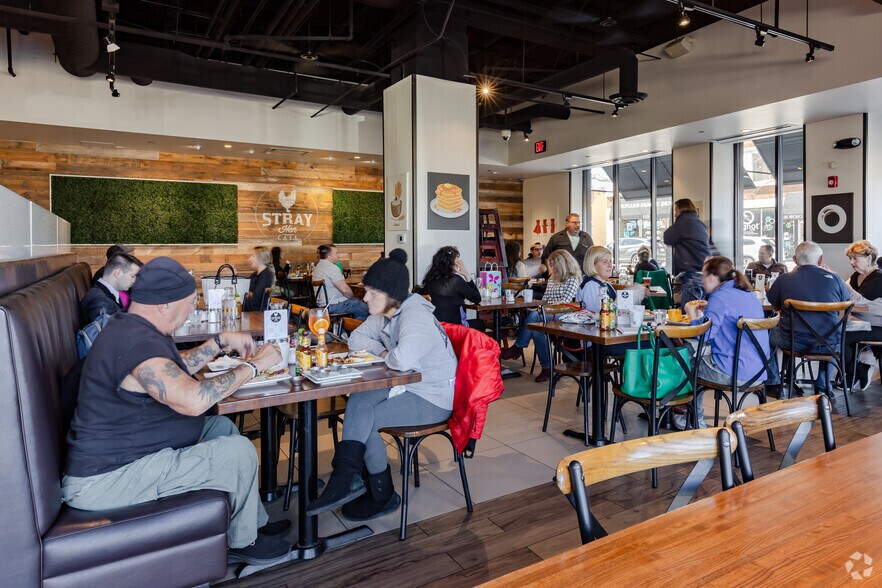 More Photos Of 105 S York St, Elmhurst Office For Lease