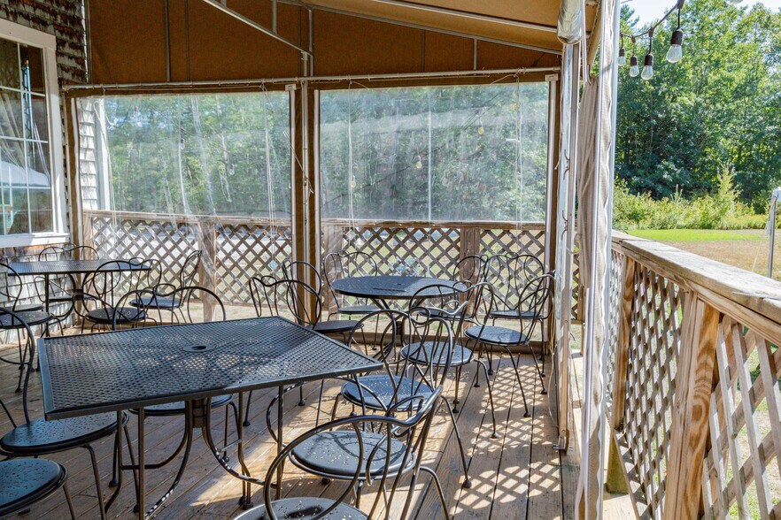 More Photos Of 10 Hardy Rd, Westbrook Freestanding For Sale