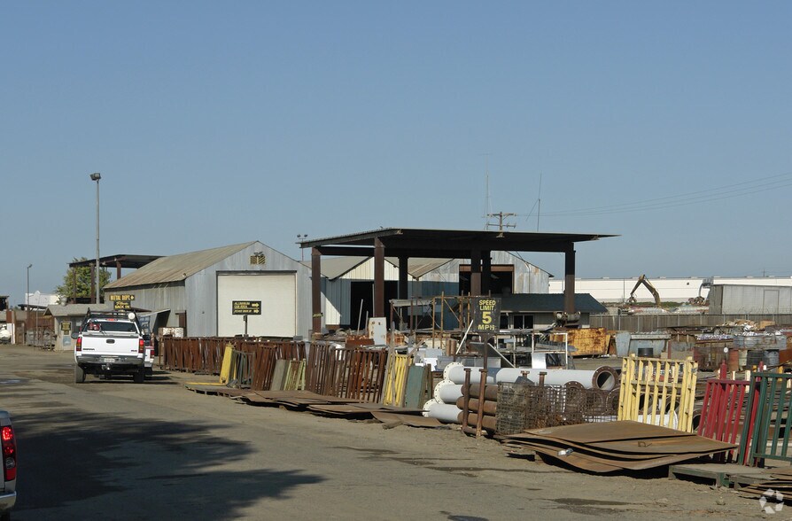 More Photos Of 2910 S Cherry Ave, Fresno Truck Terminal For Sale