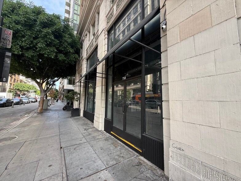 More Photos Of 758 S Spring St, Los Angeles Apartments For Lease
