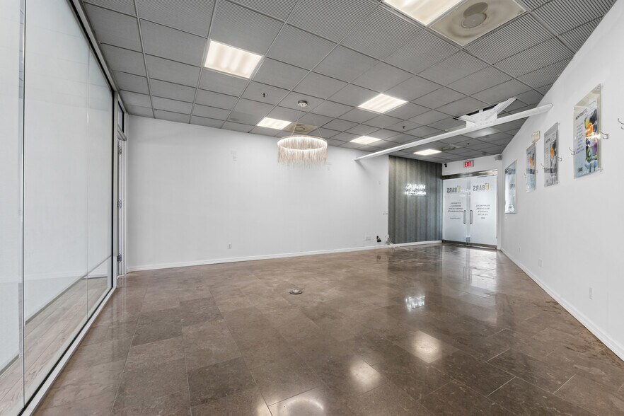 More Photos Of 115 River Rd, Edgewater Restaurant For Lease