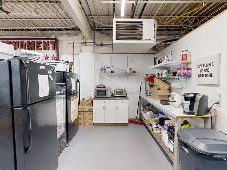 More Photos Of 217 W 11th St, Erie Flex For Sale