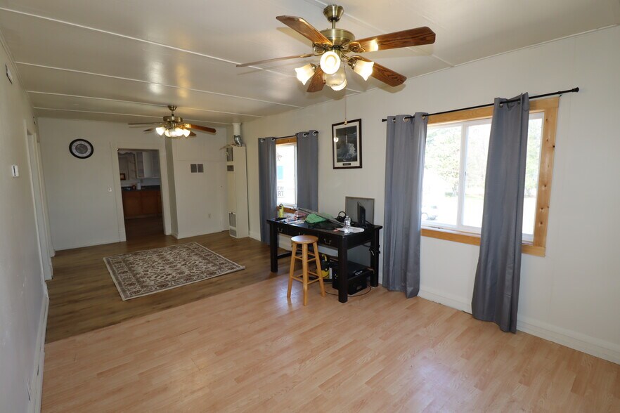 More Photos Of 22195 Highway 63, Grand View Storefront Retail Residential For Sale