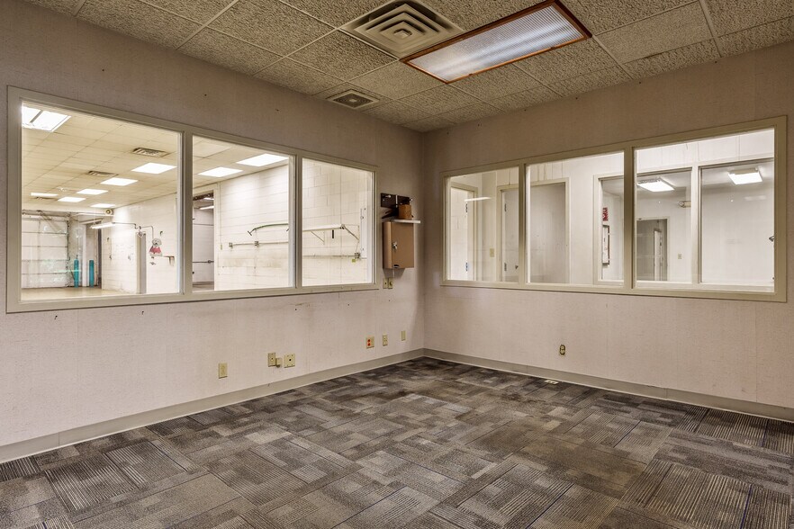 More Photos Of 6212 Material Ave, Loves Park Warehouse For Sale