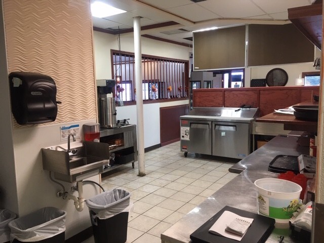 More Photos Of 3001 N Oakwood Ave, Muncie Restaurant For Sale