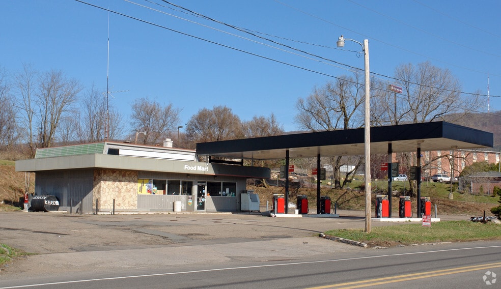 Primary Photo Of 1050 State Route 93, Sugarloaf Service Station For Sale
