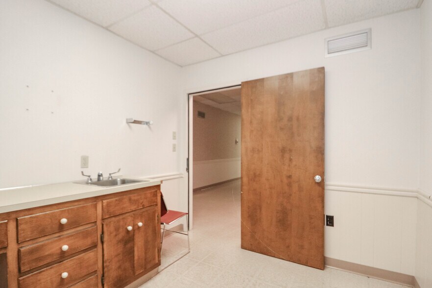 More Photos Of , Rockwell Medical For Lease