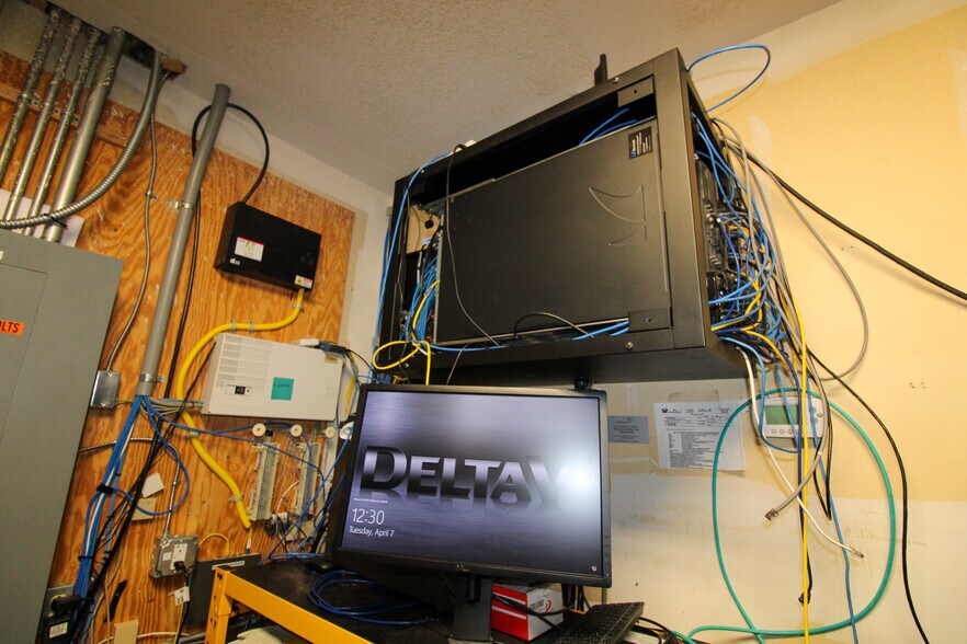 More Photos Of 5640 44th Ave S, Clinton Industrial For Sale